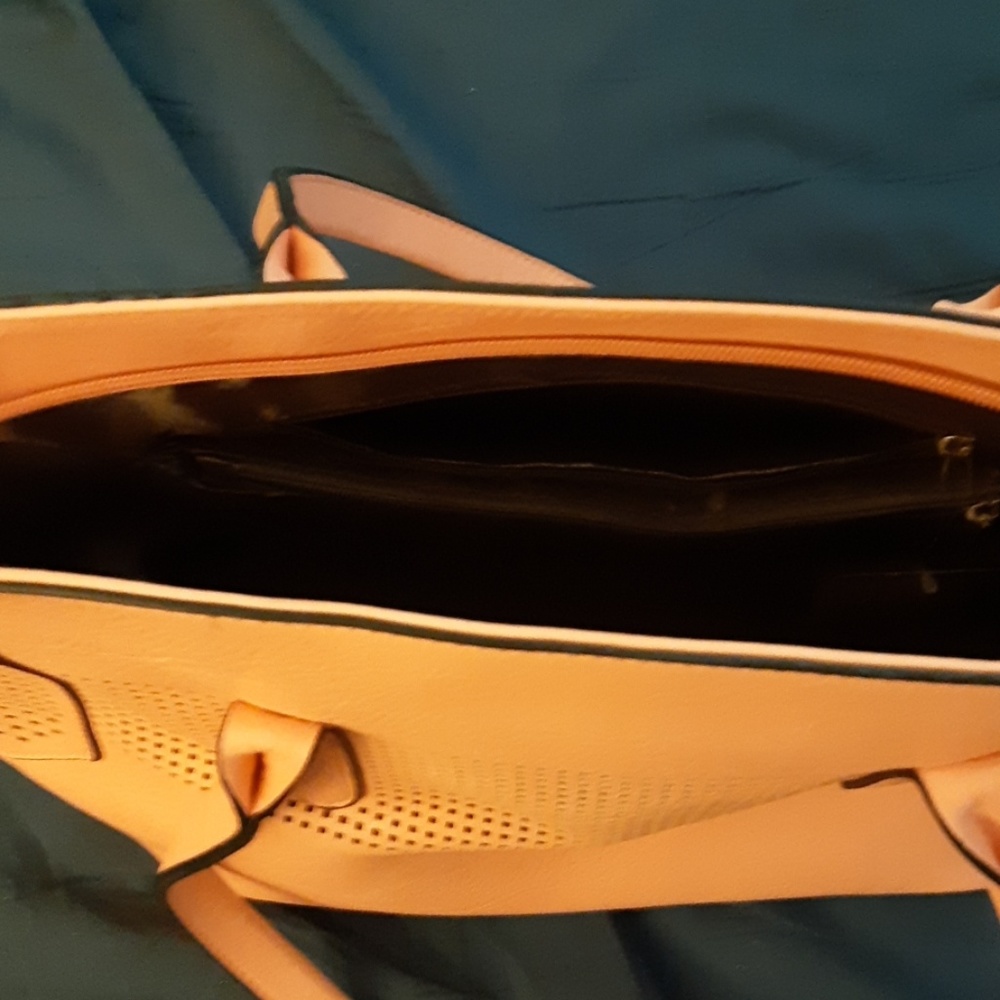 Purse - Picture 3 of 3